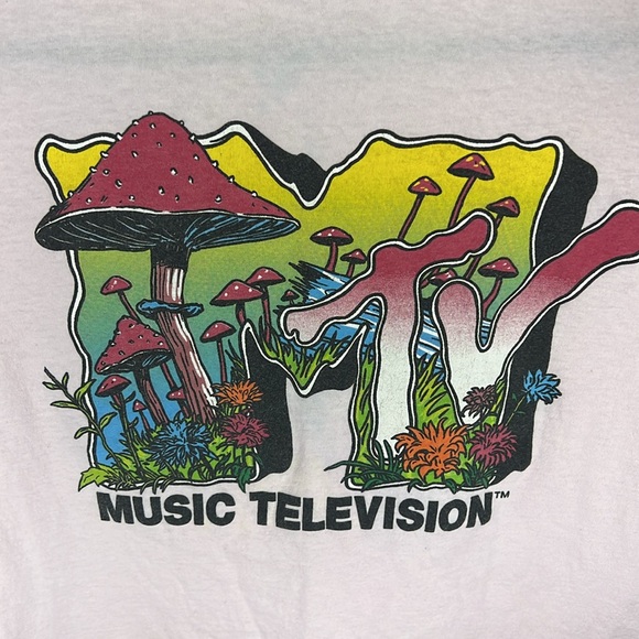 MTV. Size small T-Shirt. Graphic Tee - Picture 3 of 3